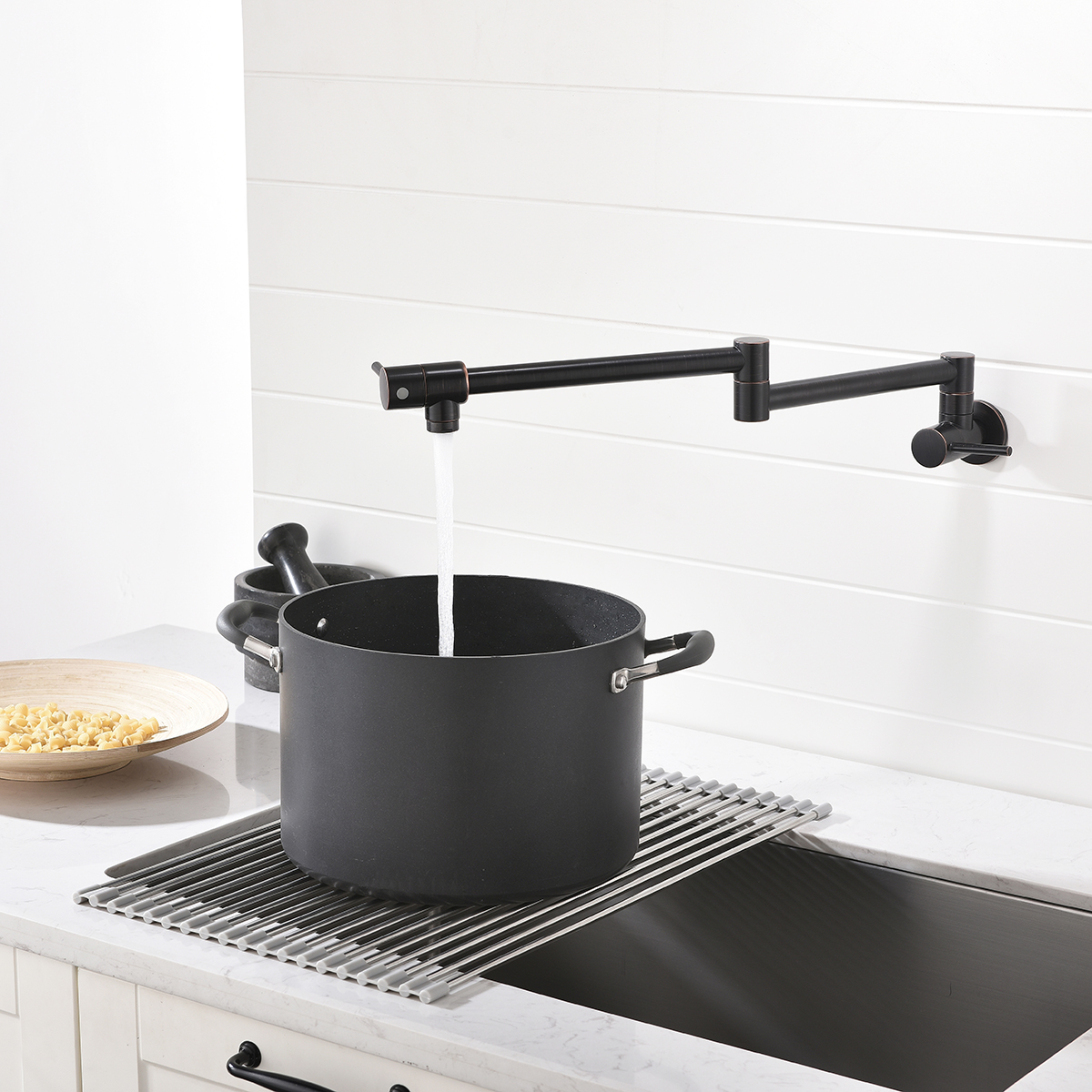 Kitchen Pot Filler Brushed Black ORB Mosiężna składana bateria ścienna z dwoma uchwytami Olej wcierany brąz